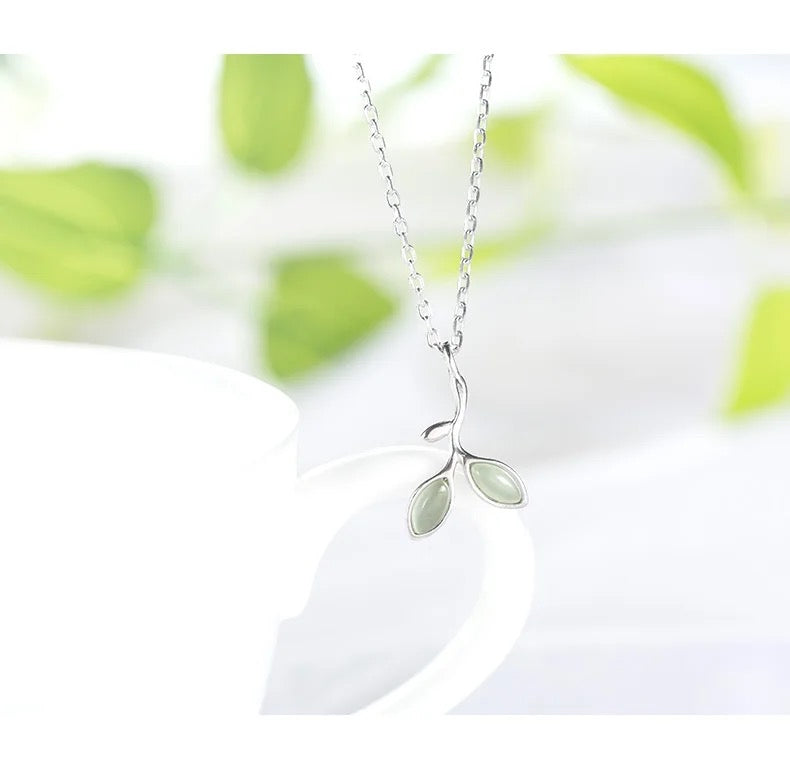 Green Leaves Pendant Necklace