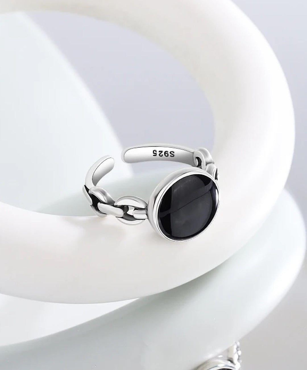 Black Retro Ring