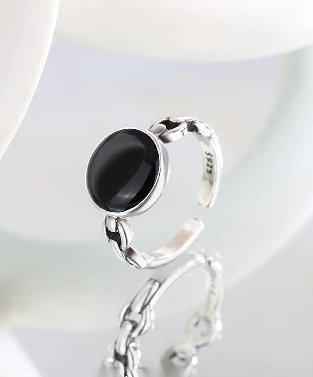 Black Retro Ring