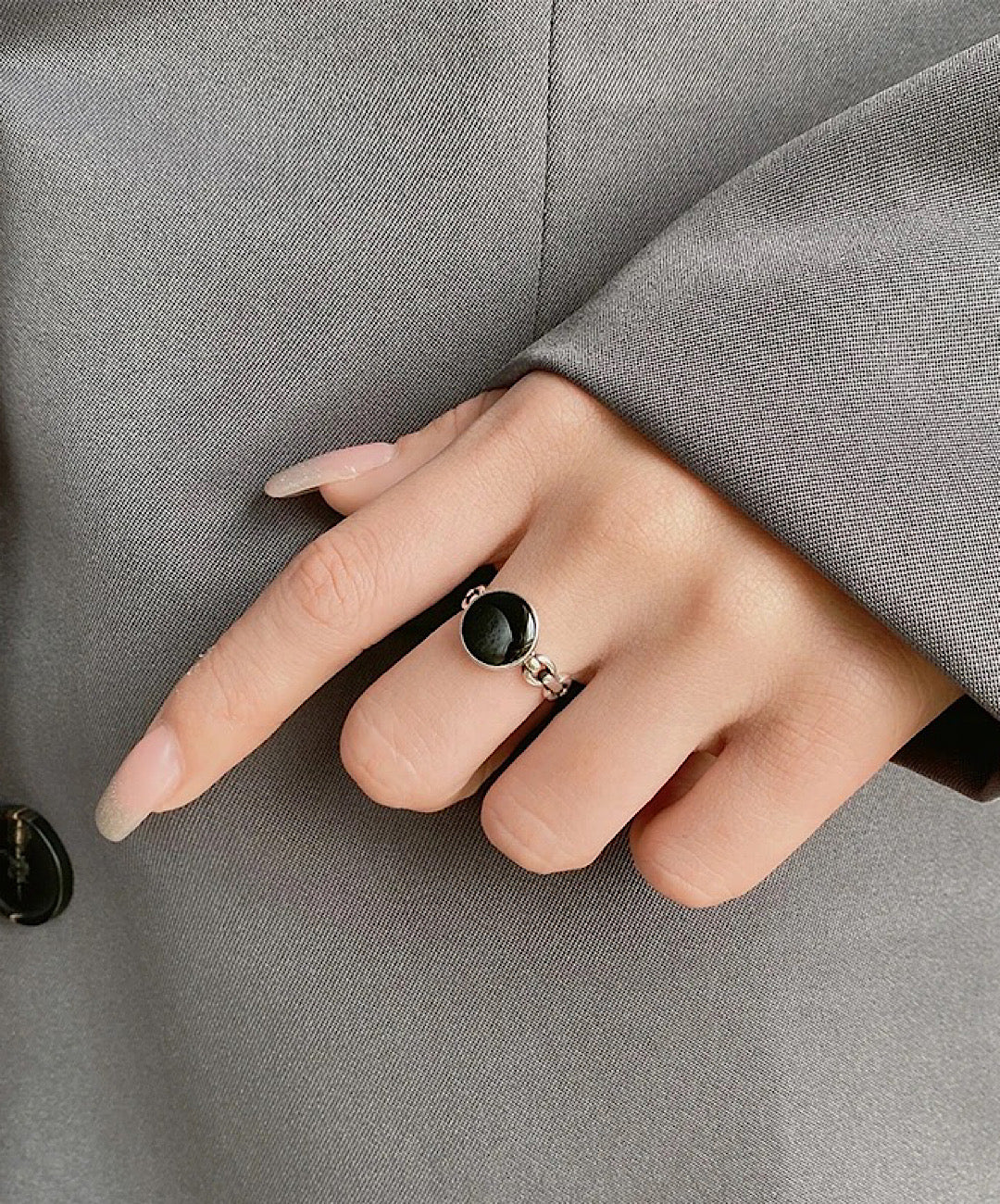 Black Retro Ring