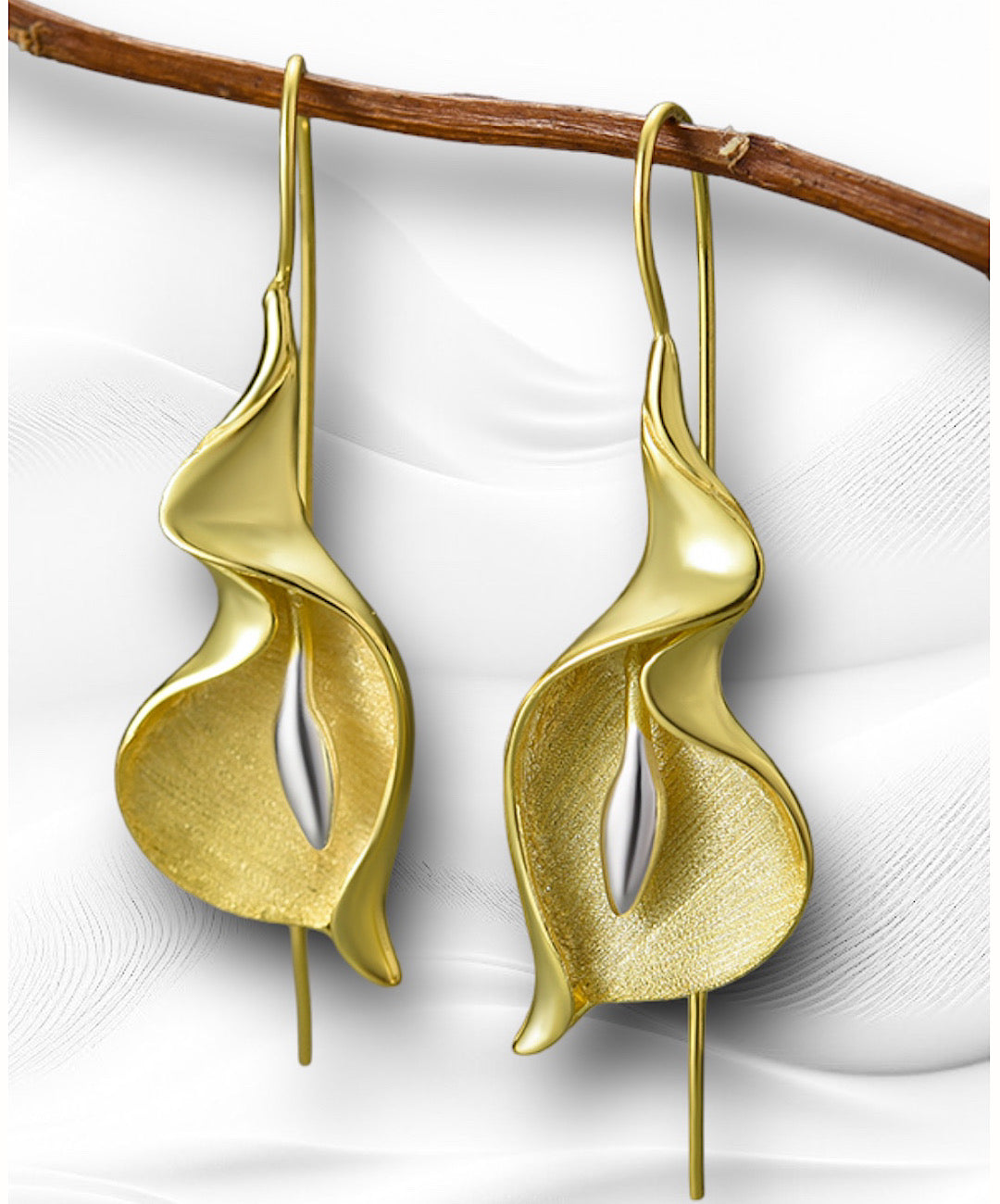 Calla Lily Flower Dangle Earrings