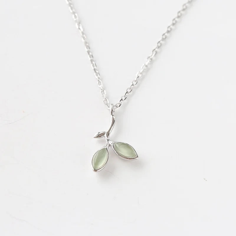 Green Leaves Pendant Necklace