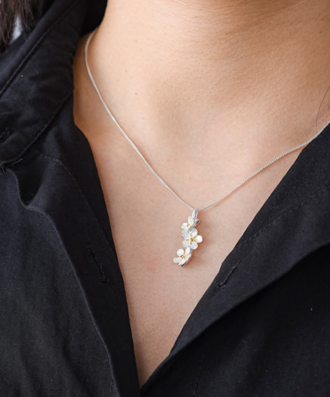 Forget-Me-Not Flower Pendant Necklace